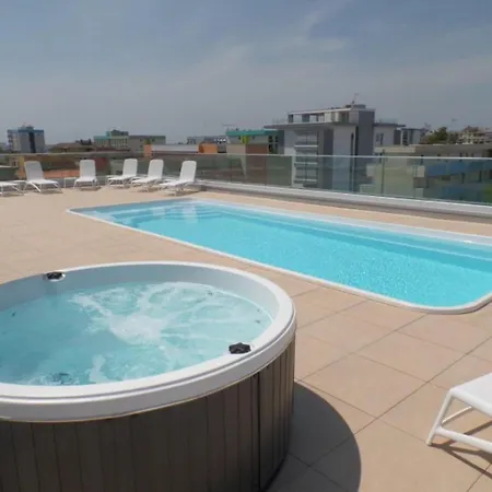 Contemporary Flat In With Pool