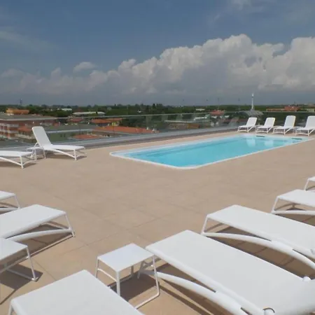 Apartment Contemporary Flat In With Pool