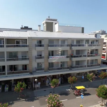 Contemporary Flat In With Pool * Bibione